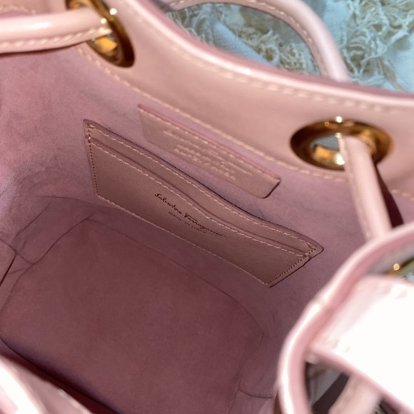 Salvatore Ferragamo City Quilted Gancio Bucket Bag - Picture 9 of 16